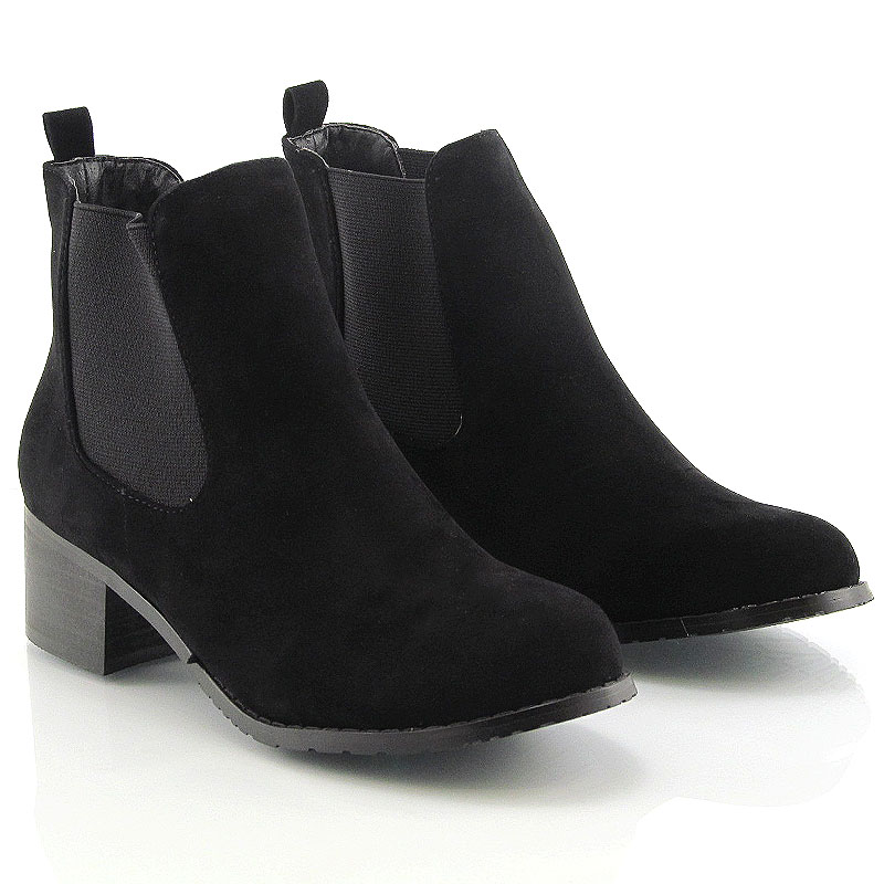 chelsea boots with small heel